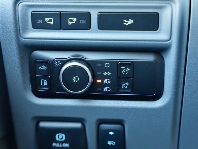 Vehicle image 28 of 41