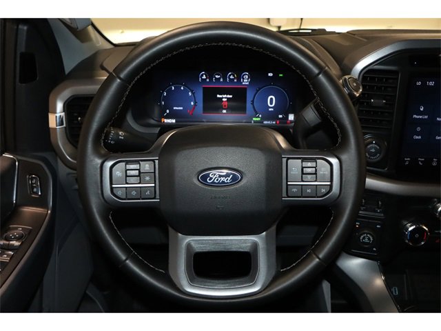 Vehicle image 27 of 28