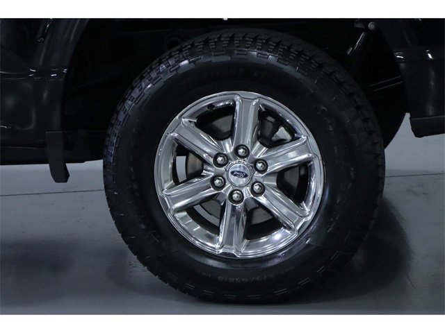 Vehicle image 14 of 28