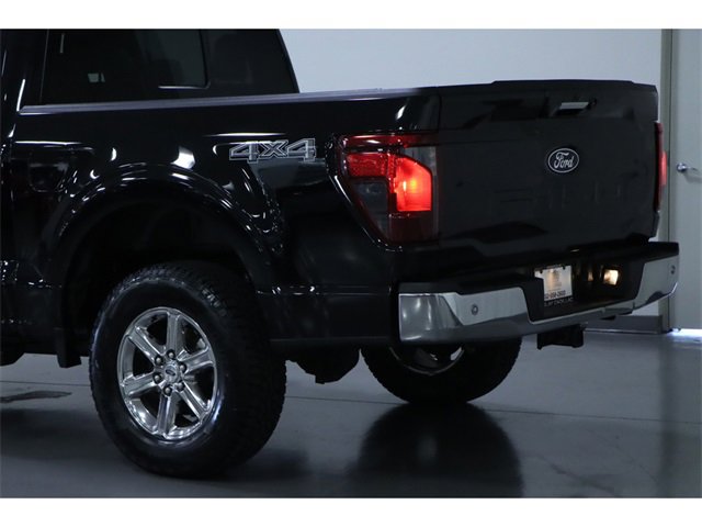 Vehicle image 8 of 28