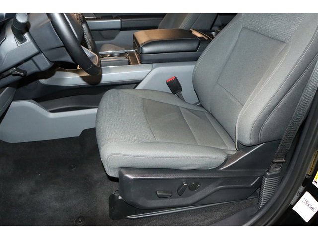 Vehicle image 15 of 28