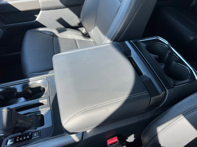 Vehicle image 14 of 22