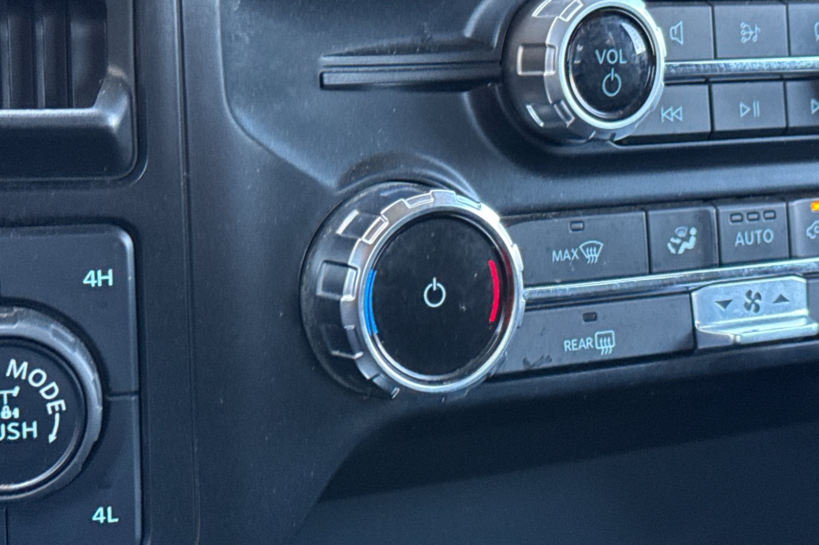 Vehicle image 26 of 57