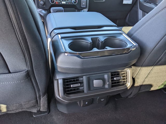 Vehicle image 33 of 45