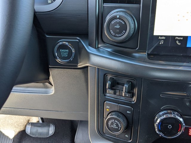 Vehicle image 25 of 45