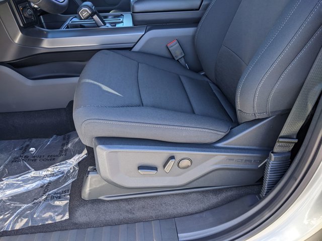 Vehicle image 14 of 45