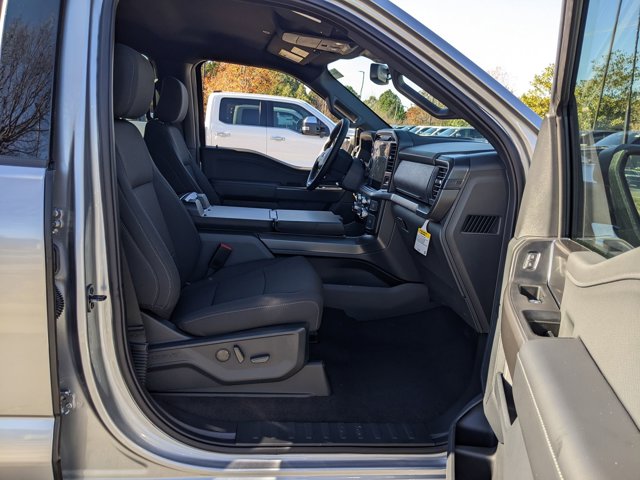 Vehicle image 42 of 45