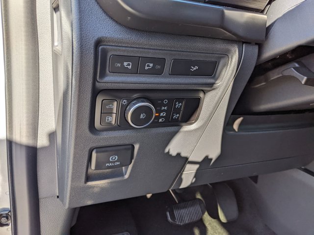 Vehicle image 18 of 45