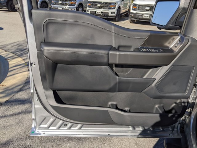Vehicle image 16 of 45