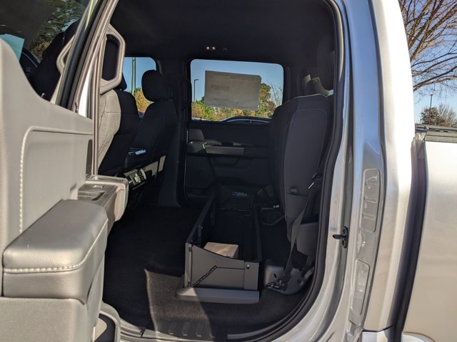 Vehicle image 29 of 45