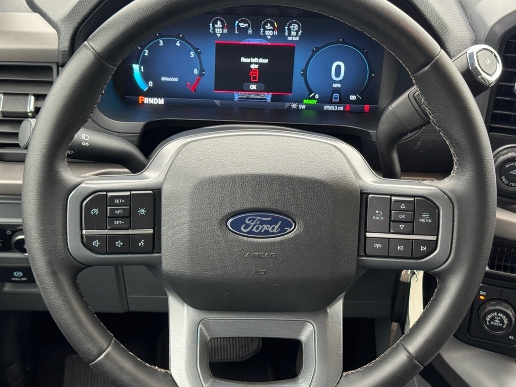 Vehicle image 18 of 22