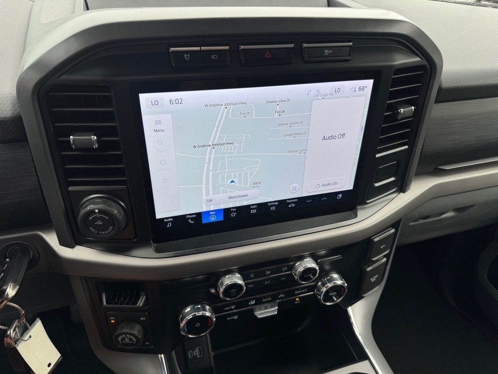 Vehicle image 12 of 22