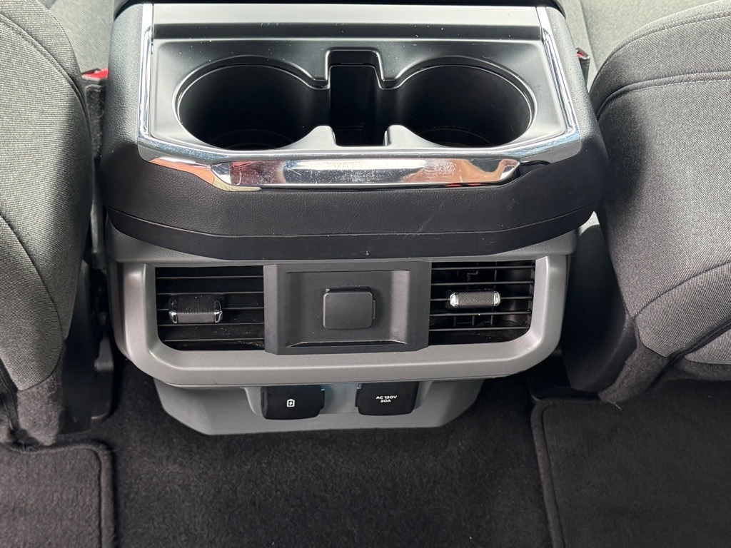 Vehicle image 21 of 22