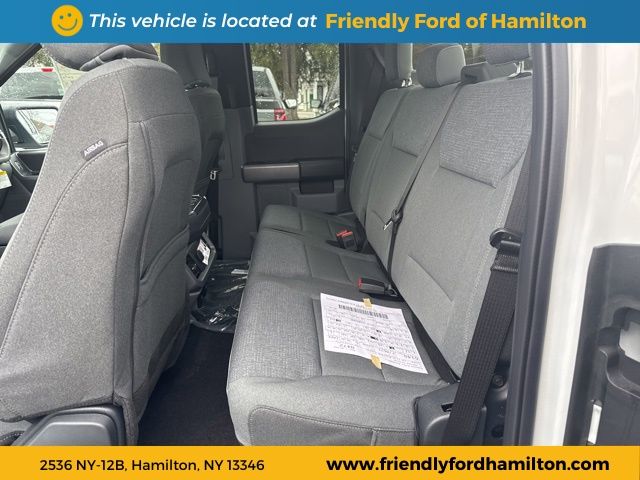 Vehicle image 23 of 25