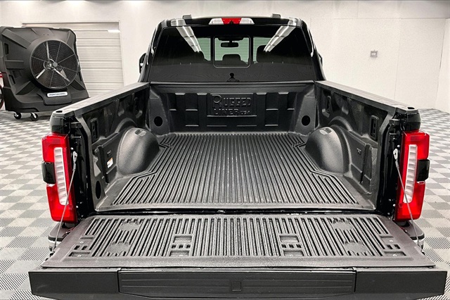 2024 Ford F-250 Lariat Image 8 of 39
