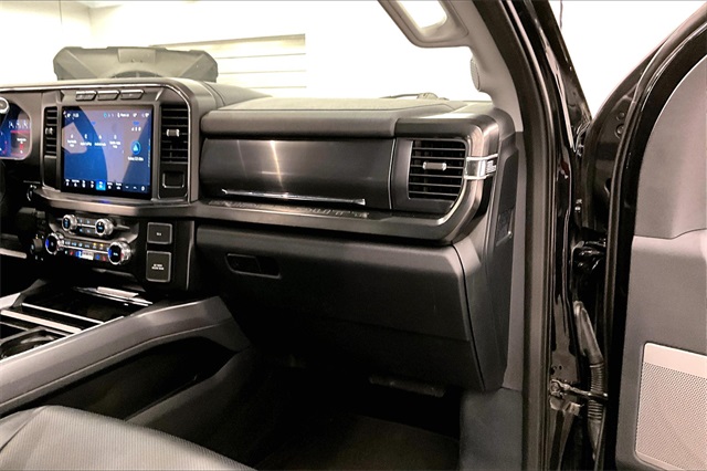 2024 Ford F-250 Lariat Image 17 of 39