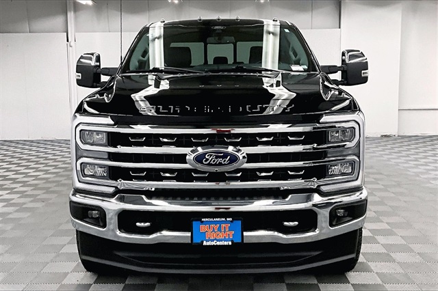 2024 Ford F-250 Lariat Image 2 of 39