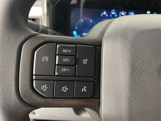 Vehicle image 14 of 23