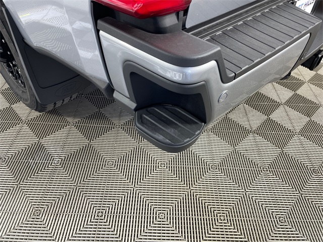 Vehicle image 21 of 23