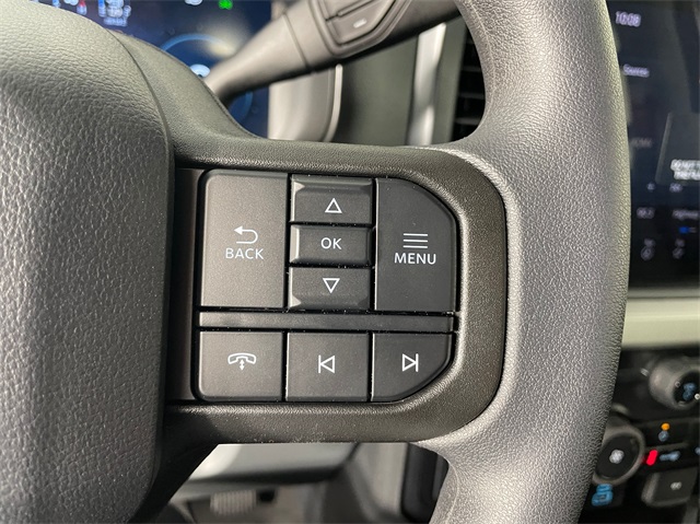 Vehicle image 13 of 23