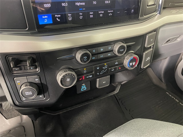 Vehicle image 12 of 23