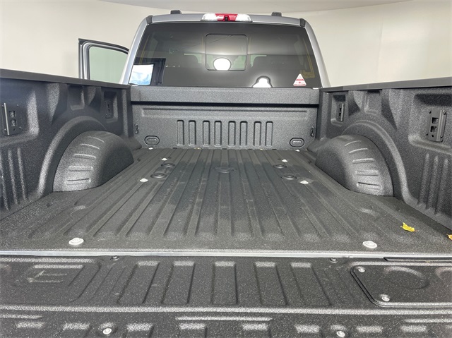 Vehicle image 19 of 23