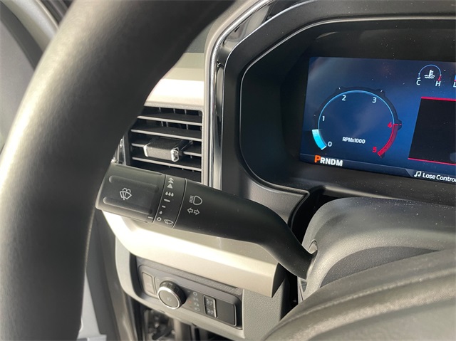 Vehicle image 16 of 23