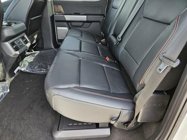 Vehicle image 13 of 22