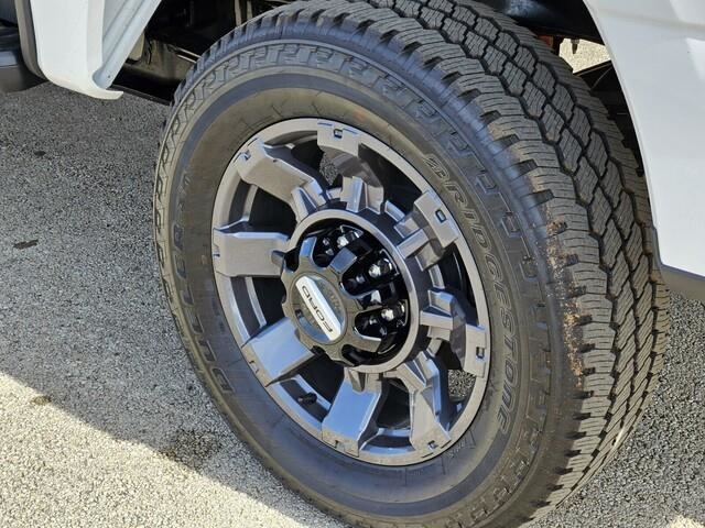 Vehicle image 6 of 22