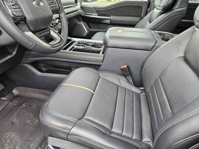 Vehicle image 8 of 24