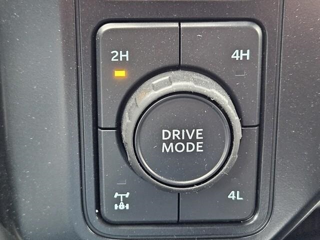 Vehicle image 22 of 24
