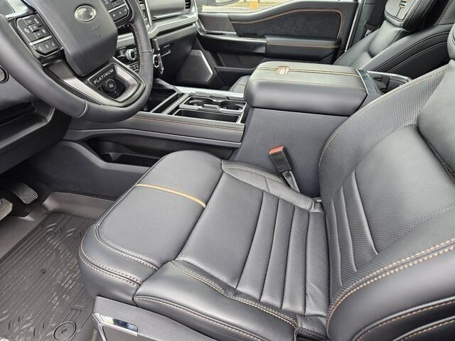 Vehicle image 8 of 24