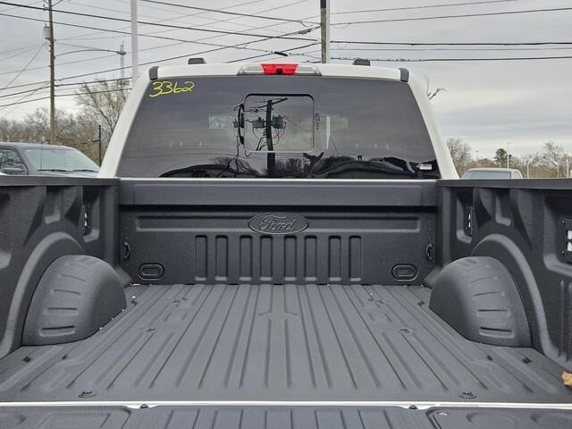 Vehicle image 7 of 24