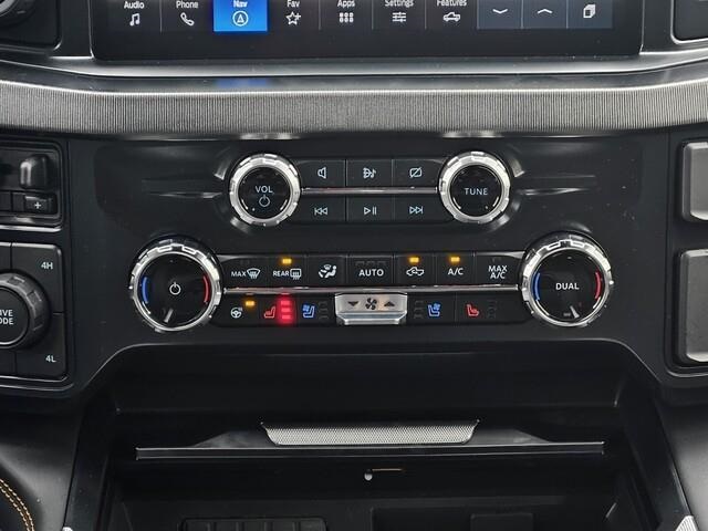 Vehicle image 19 of 24