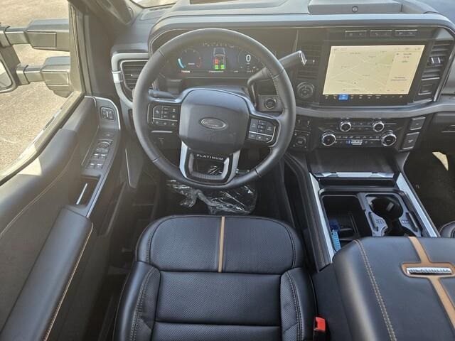 Vehicle image 14 of 24