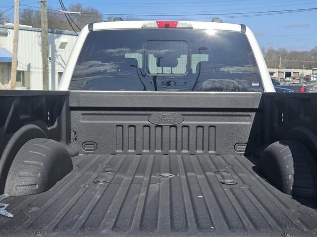 Vehicle image 7 of 24