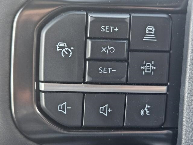 Vehicle image 23 of 24