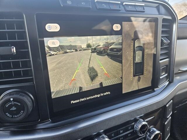 Vehicle image 20 of 24