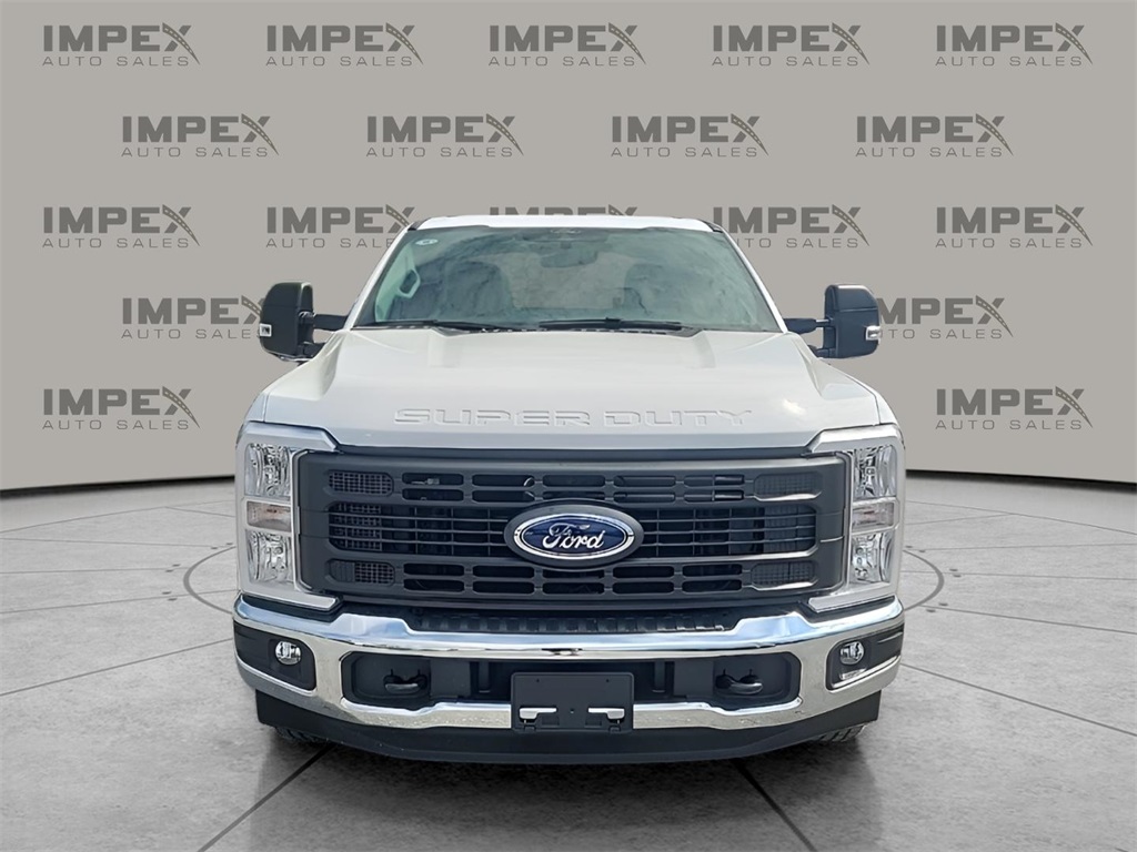 Vehicle image 2 of 31
