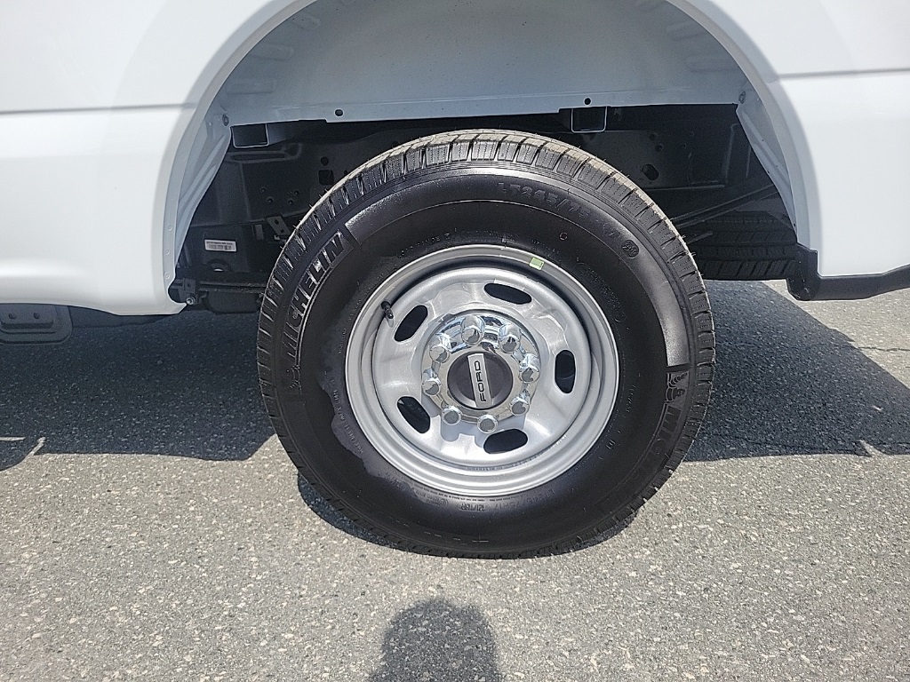 Vehicle image 10 of 31