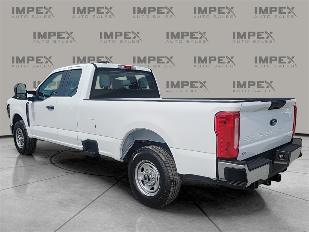 Vehicle image 7 of 31