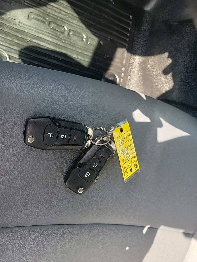 Vehicle image 24 of 31