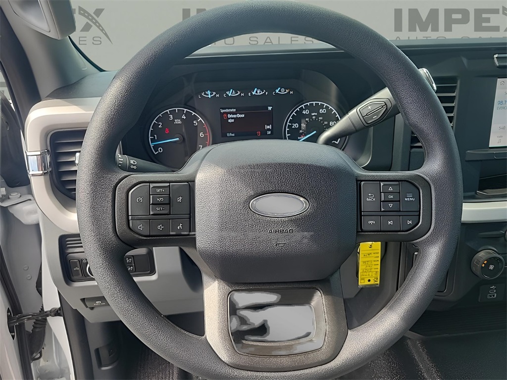 Vehicle image 17 of 31
