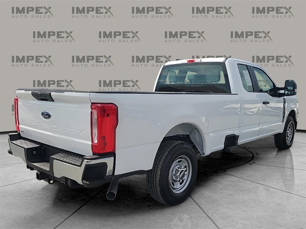 Vehicle image 5 of 31