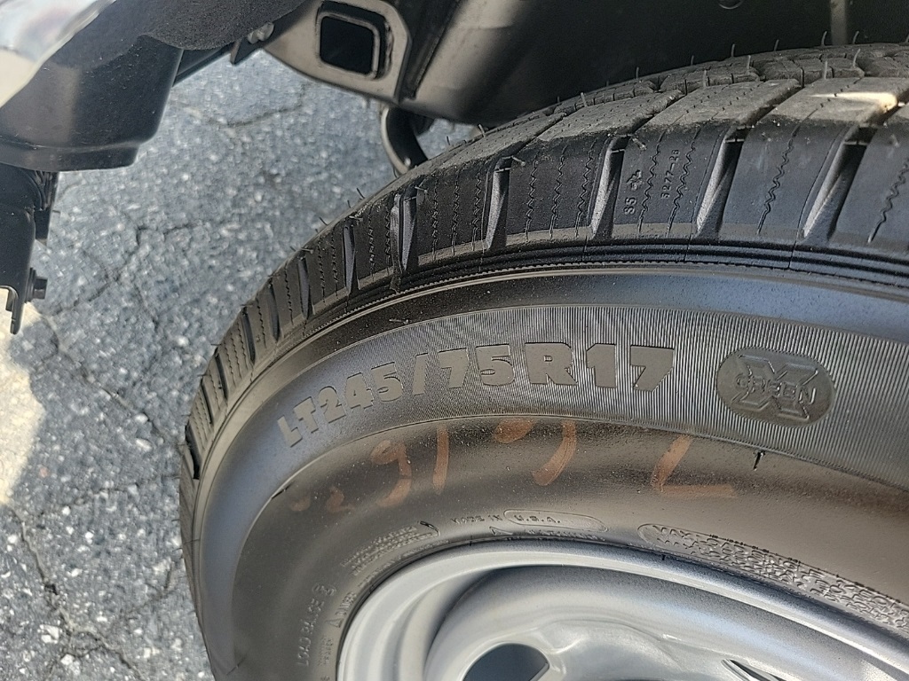 Vehicle image 12 of 31