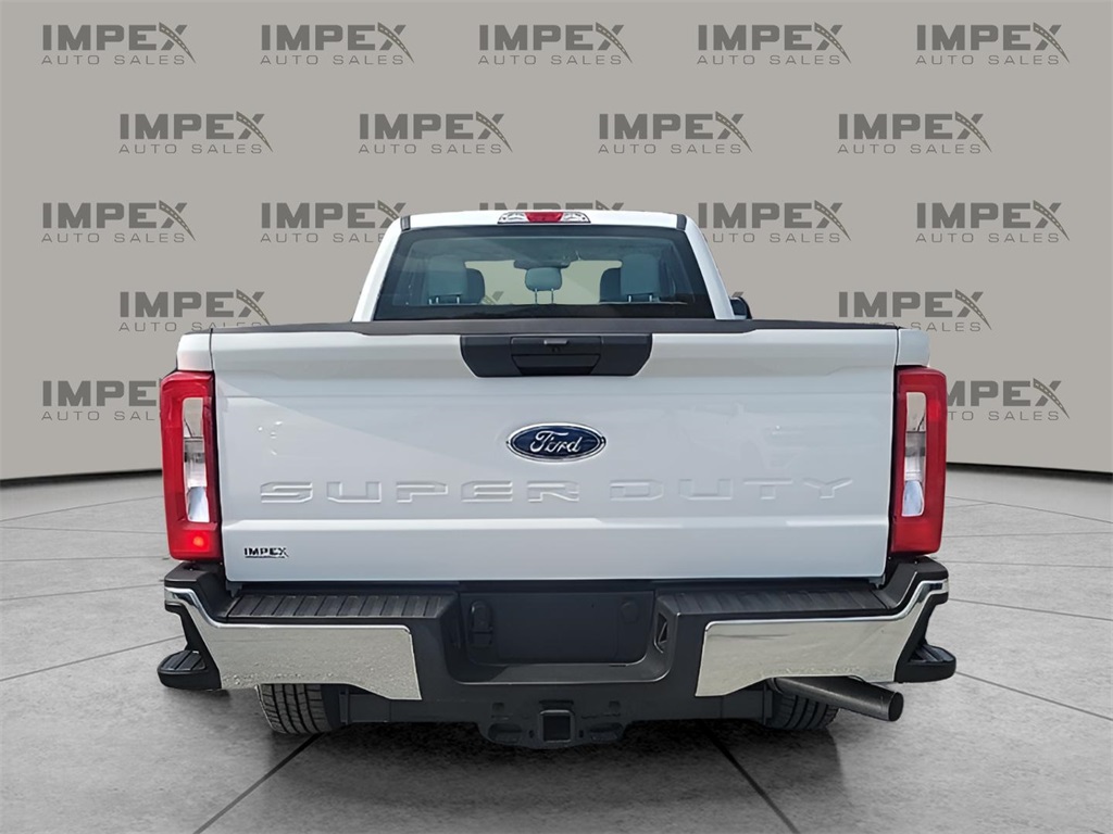 Vehicle image 6 of 31