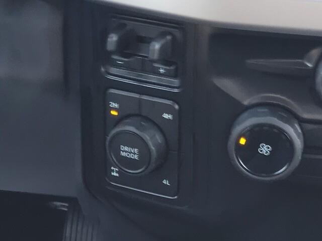 Vehicle image 17 of 21