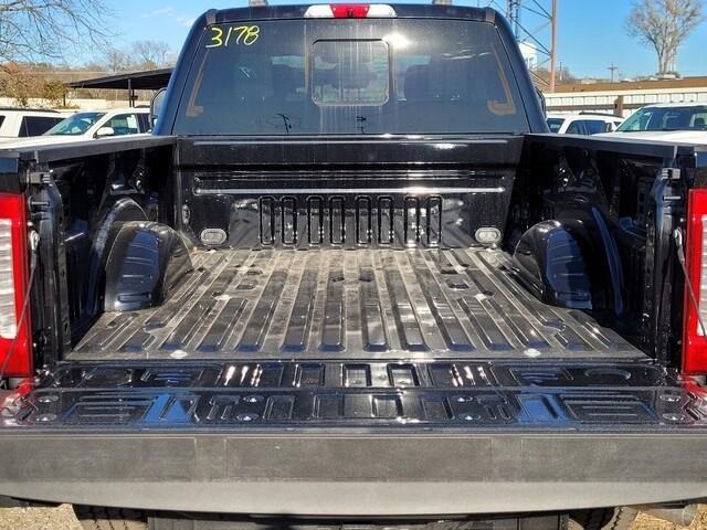 Vehicle image 5 of 21