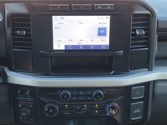 Vehicle image 13 of 21