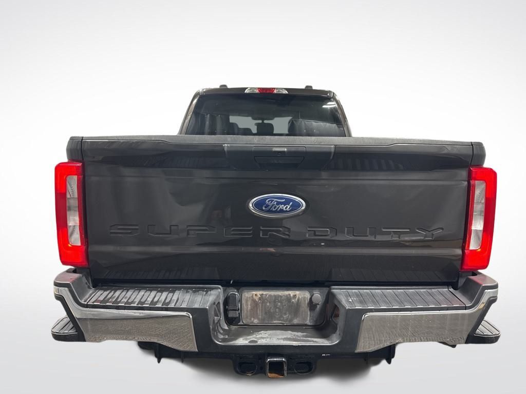 2024 Ford F-250 XLT Image 7 of 20